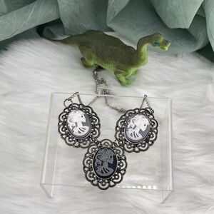 Patina Silverish Three Pendant Necklace with Gothic Skeleton on Black Cameo